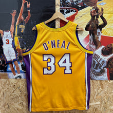 Cargar imagen en el visor de la galería, Camiseta Los Angeles Lakers 2000/03 Home Shaquille O’Neal #34 Champion Vintage - L/XL
