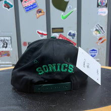 Charger l&#39;image dans la galerie, Gorra Seattle Supersonics Early 90s Vintage
