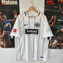 Cargar imagen en el visor de la galería, Camiseta Eintratch Frankfurt 2017-18 Home Prince #17 Nike - XL/XXL

