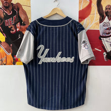 Load image into Gallery viewer, Beisbolera New York Yankees Starter Vintage 90’s- M/L
