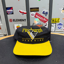Cargar imagen en el visor de la galería, Gorra Pittsburgh Penguins 90s Twins Vintage
