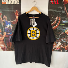 Cargar imagen en el visor de la galería, BNWT Camiseta Boston Bruins Old Time Hockey Y2K - XL/XXL
