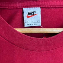 Cargar imagen en el visor de la galería, Camiseta Nike 1997 Vintage - L/XL
