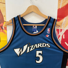 Load image into Gallery viewer, Camiseta Washington Wizards Road 2001-03 Juwan Howard #5 Champion Vintage - L/XL
