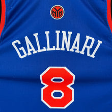 Lade das Bild in den Galerie-Viewer, Camiseta New York Knicks Road 2008/10 Danilo Gallinari #8 Champion - XL Youth
