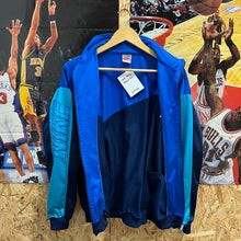 Cargar imagen en el visor de la galería, Chaqueta Nike Late 80’s/ Early 90’s Vintage - S/M
