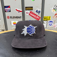 Cargar imagen en el visor de la galería, BNWOT Gorra Orlando Magic New Era 90s Vintage
