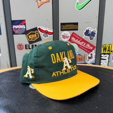 Cargar imagen en el visor de la galería, Gorra Oakland Athletics 90s Campri Teamline Vintage
