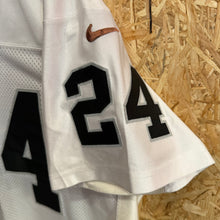Load image into Gallery viewer, Camiseta Oakland Raiders 1998/99 Road Charles Woodson #24 Nike Vintage - XL/XXL
