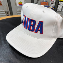 Cargar imagen en el visor de la galería, BNWT Gorra NBA Late 90s Sports Specialties Vintage
