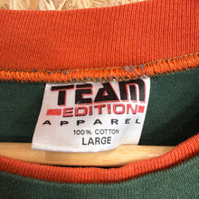 Cargar imagen en el visor de la galería, Camiseta Miami Hurricanes 90s Team Edition Apparel - M/L
