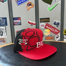 Cargar imagen en el visor de la galería, Gorra Chicago Bulls Late 90s Sports Specialties Vintage
