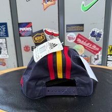 Carregar imagem no visualizador da galeria, BNWT Gorra Selección Española 1998 Adidas Vintage
