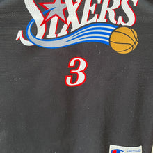 Load image into Gallery viewer, Camiseta Philadelphia 76ers Road 2000-03 Allen Iverson #3 Champion Vintage - L Youth
