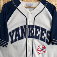 Carregar imagem no visualizador da galeria, Beisbolera New York Yankees Mid/Late 90s Starter Vintage- XL/XXL
