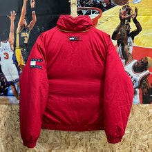 Carregar imagem no visualizador da galeria, Plumas Tommy Hilfiger Vintage 90’s - S/M
