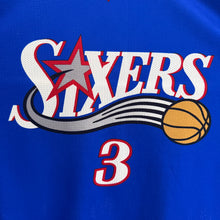 Charger l'image dans la galerie, Camiseta Philadelphia 76ers Alternate 2000/03 Allen Iverson #3 Champion Vintage - L/XL
