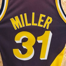 Cargar imagen en el visor de la galería, Camiseta Indiana Pacers 1994/97 Road Reggie Miller #31 Champion Vintage - XS/S
