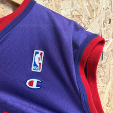 Cargar imagen en el visor de la galería, Camiseta Toronto Raptors Road 2000/01 Vince Carter #15 Champion Vintage - XL/XXL

