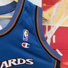 Lade das Bild in den Galerie-Viewer, Camiseta Washington Wizards Road 2001-03 Michael Jordan #23 Champion Vintage - XL Youth
