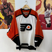 Cargar imagen en el visor de la galería, BNWT Camiseta Philadelphia Flyers Nike Home Vintage 1997 - L/XL
