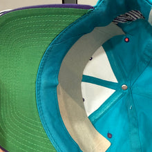 Lade das Bild in den Galerie-Viewer, Gorra Charlotte Hornets AJD 90s Vintage
