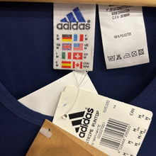 Cargar imagen en el visor de la galería, BNWT Camiseta Adidas Late 90’s Vintage - M/L
