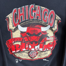 Lade das Bild in den Galerie-Viewer, Sudadera Chicago Bulls Early 90’s Ravens Vintage - L/XL
