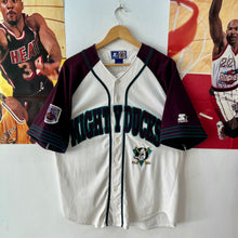 Cargar imagen en el visor de la galería, Beisbolera Anaheim Mighty Ducks Starter Mid/Late 90’s Vintage - L/XL
