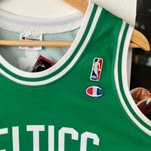 Cargar imagen en el visor de la galería, Camiseta Boston Celtics 20004-08 Road Paul Pierce #33 Champion Vintage - XS/S
