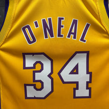 Cargar imagen en el visor de la galería, Camiseta Los Angeles Lakers 2000/03 Home Shaquille O’Neal #34 Champion Vintage - L/XL
