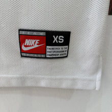 Cargar imagen en el visor de la galería, Camiseta Real Madrid Baloncesto 1997/98 Home Nike Vintage - XS/S
