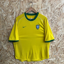 Cargar imagen en el visor de la galería, Camiseta Brasil 2000 Home Nike Vintage - L/XL
