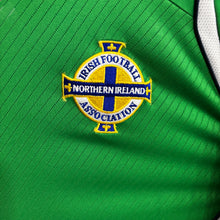 Carregar imagem no visualizador da galeria, Camiseta Irlanda del Norte 2008-10 Home Umbro - S/M
