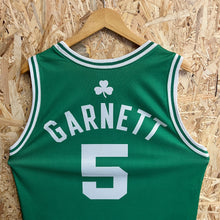 Load image into Gallery viewer, Camiseta Boston Celtics Road 2007-08 Kevin Garnett #5 Champion - L/XL
