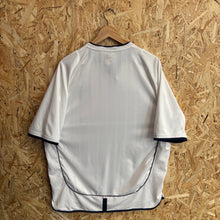 Carica l'immagine nel visualizzatore di Gallery, Camiseta Inglaterra 2002 Home Umbro Vintage - XL/XXL
