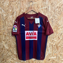 Carica l'immagine nel visualizzatore di Gallery, BNWT Camiseta SD Eibar 2016-17 Home Puma - M/L
