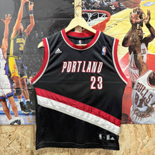 Carregar imagem no visualizador da galeria, Camiseta Portland Trail Blazers Road Early 00s Darius Miles #23 Adidas Vintage - L YOUTH
