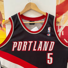 Load image into Gallery viewer, Camiseta Portland Teail Blazers Road 2009-10 Rudy Fernández #5 Champion Vintage - L/XL
