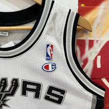 Cargar imagen en el visor de la galería, Camiseta San Antonio Spurs Home 2001-03 Tony Parker #9 Champion Vintage - XL Youth
