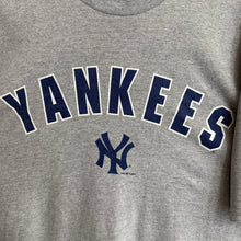 Cargar imagen en el visor de la galería, Camiseta New York Yankees 2002 Dynasty Vintage - XL/XXL
