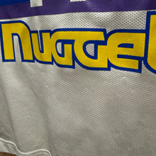 Cargar imagen en el visor de la galería, Camiseta Denver Nuggets HWC Home Early 00s Marcus Camby #23 Reebok Vintage - L YOUTH
