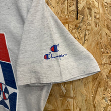 Cargar imagen en el visor de la galería, Camiseta USA Dream Team 1992 Champion Vintage - S/M

