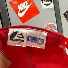 Cargar imagen en el visor de la galería, BNWT Gorra Kansas City Chiefs 90s Eastport Vintage
