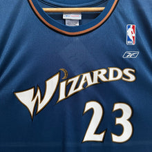 Charger l'image dans la galerie, Camiseta Washington Wizards Road 2003/04 Michael Jordan #23 Reebok Vintage - XL/XXL

