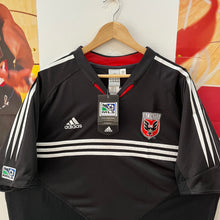 Cargar imagen en el visor de la galería, BNWT Camiseta DC United 2004-05 Home Adidas Vintage - XL/XXL

