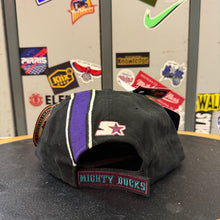 Load image into Gallery viewer, BNWT Gorra Anaheim Mighty Ducks Late 90s Starter Vintage

