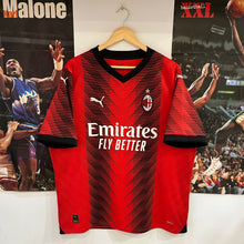 Carregar imagem no visualizador da galeria, Camiseta AC Milan 2023-24 Home Puma - L/XL
