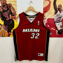 Cargar imagen en el visor de la galería, Camiseta Miami Heat Alternate 2004 Shaquille O’Neal #32 Champion Vintage - XL/XXL
