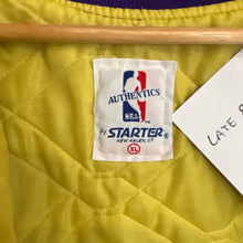 Lade das Bild in den Galerie-Viewer, Chaqueta Bomber Satinada Los Angeles Lakers Late 80’s Starter Vintage - L/XL
